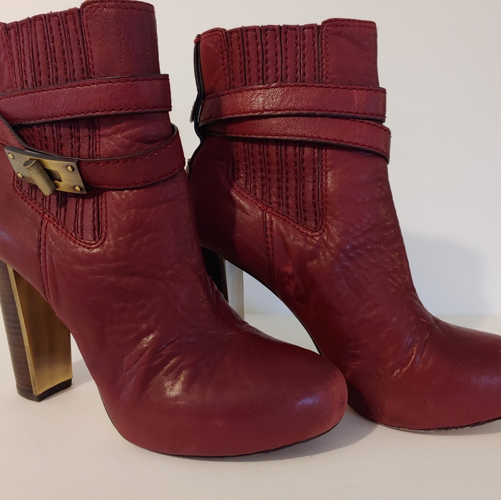 BCBG MaxAzria Leather Ankle Boots 8B 38